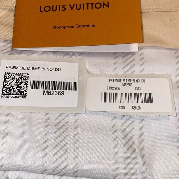 100 % authentic Louis Vuitton Brown Monogram Canvas fiuhsia  Emilie Wallet - Picture 3 of 8